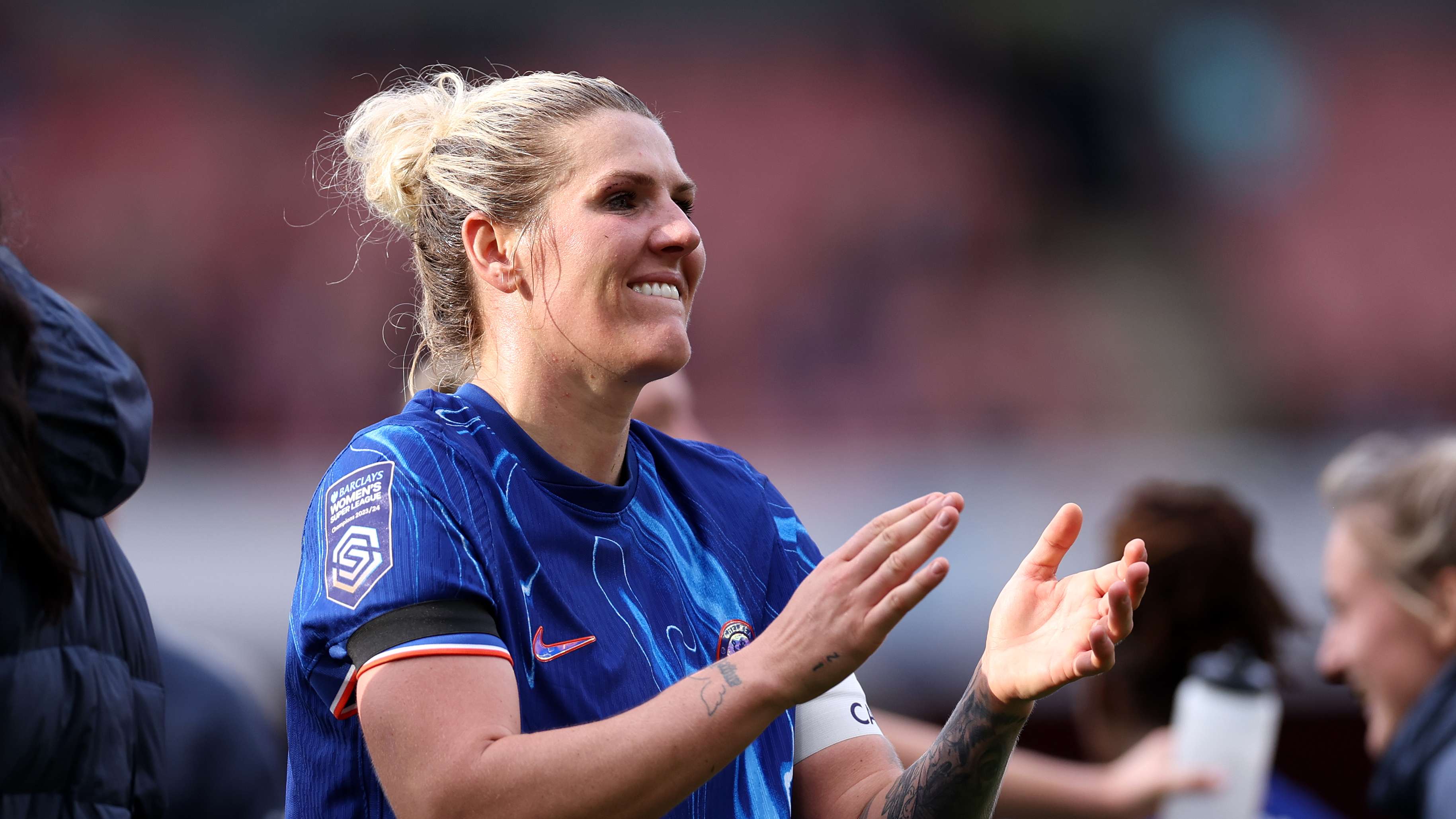 她不仅在身 她不仅在身